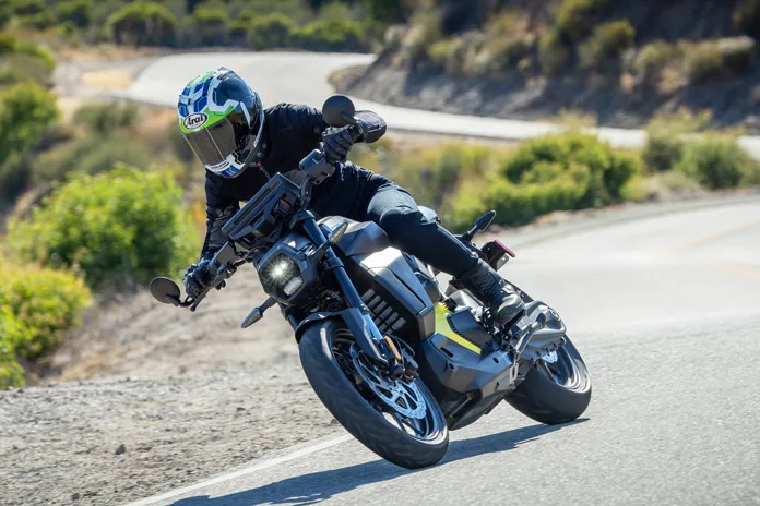 Can-Am Pulse 2026 : essai de la moto électrique Rotax