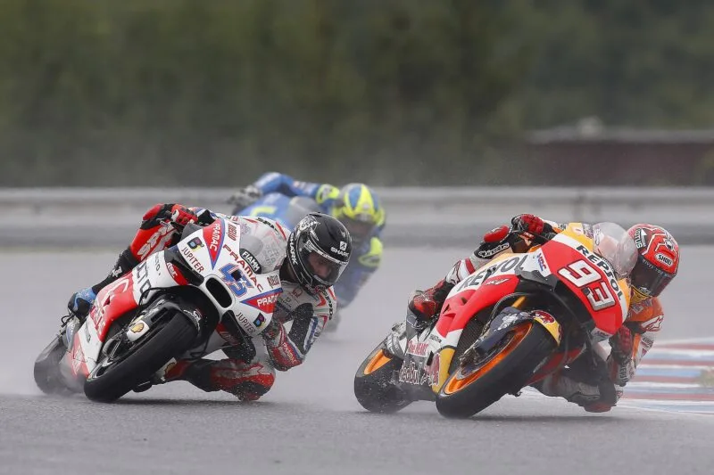 Scott Redding critique Marc Marquez : inégalités MotoGP révélées